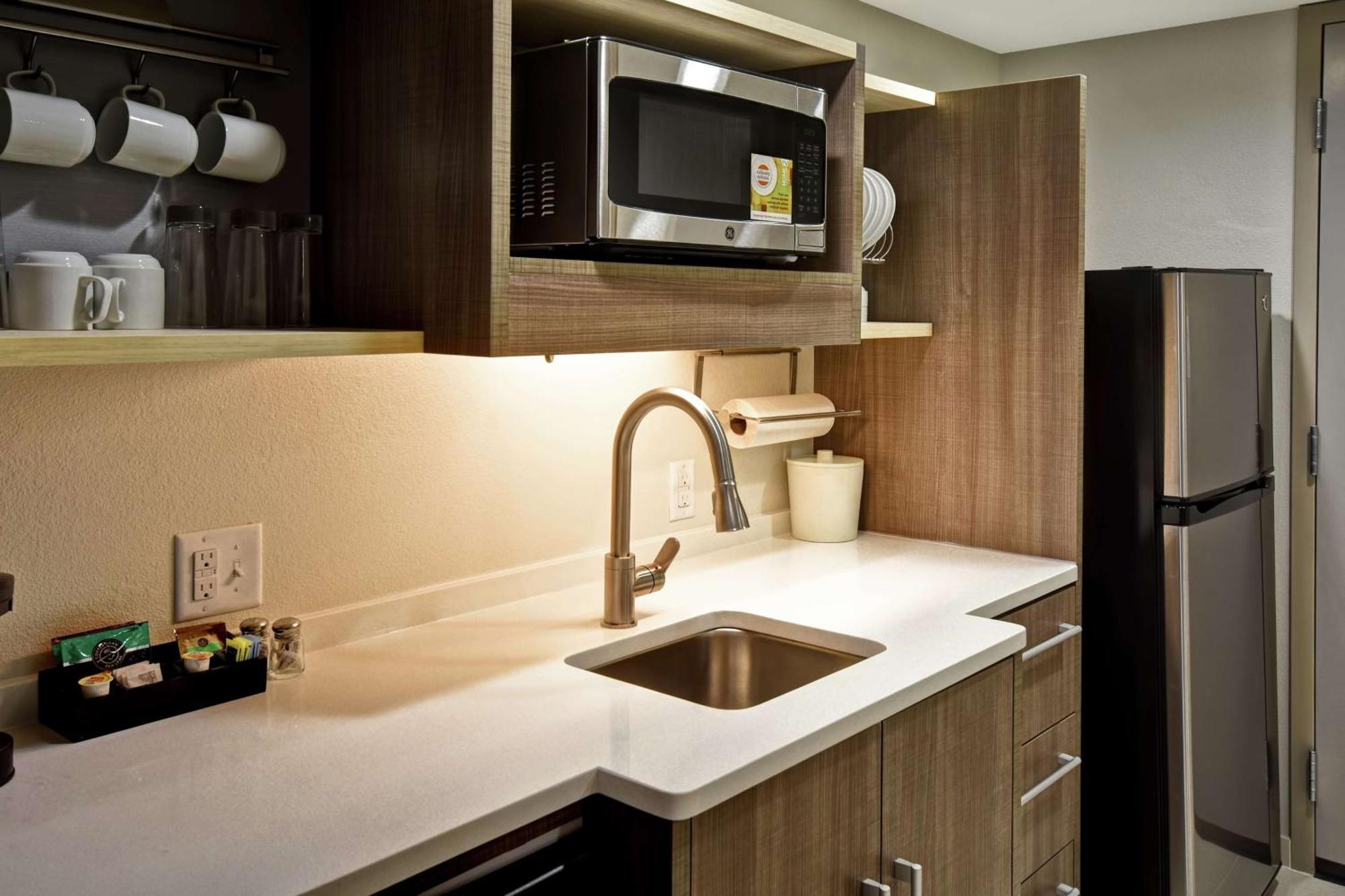 Home2 Suites By Hilton Франкфорт Экстерьер фото